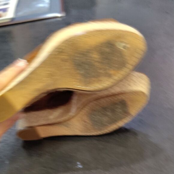 Michael Kors Tan Wedge Sandals with Strappy Design - Picture 5 of 6